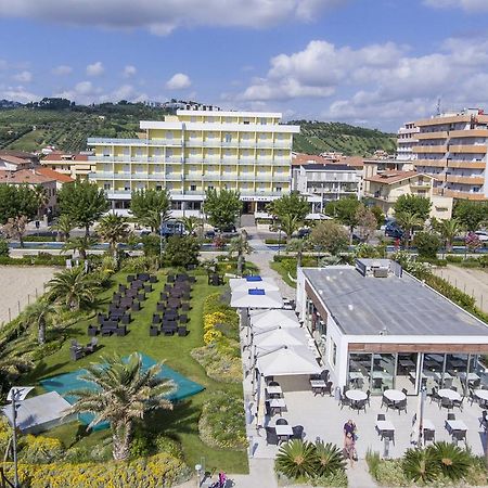 Hotel Atlas Alba Adriatica Dış mekan fotoğraf