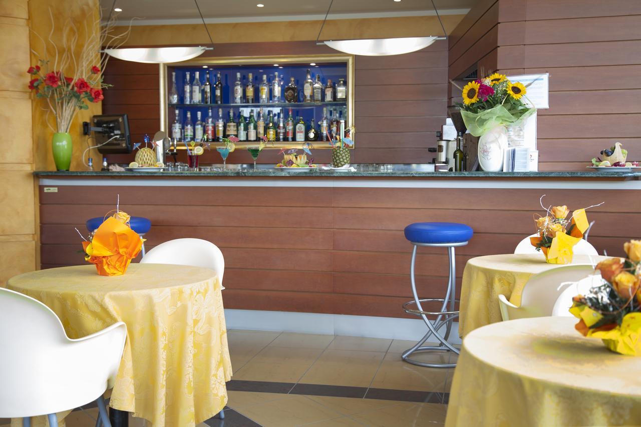 Hotel Atlas Alba Adriatica Dış mekan fotoğraf