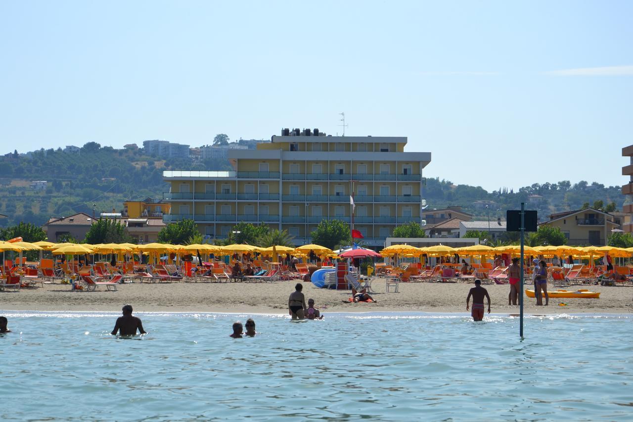 Hotel Atlas Alba Adriatica Dış mekan fotoğraf
