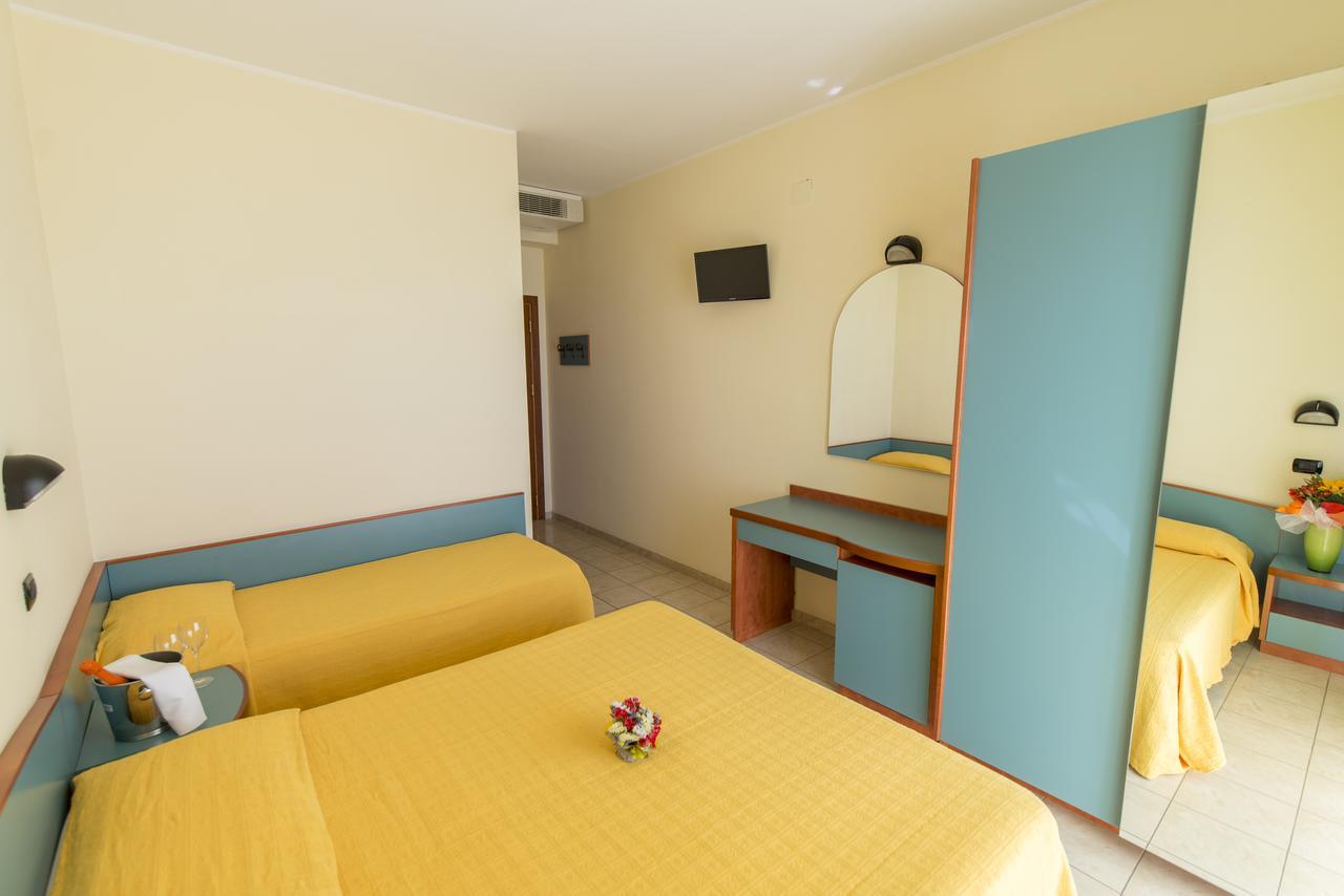Hotel Atlas Alba Adriatica Dış mekan fotoğraf