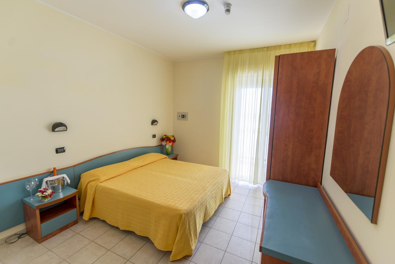 Hotel Atlas Alba Adriatica Dış mekan fotoğraf
