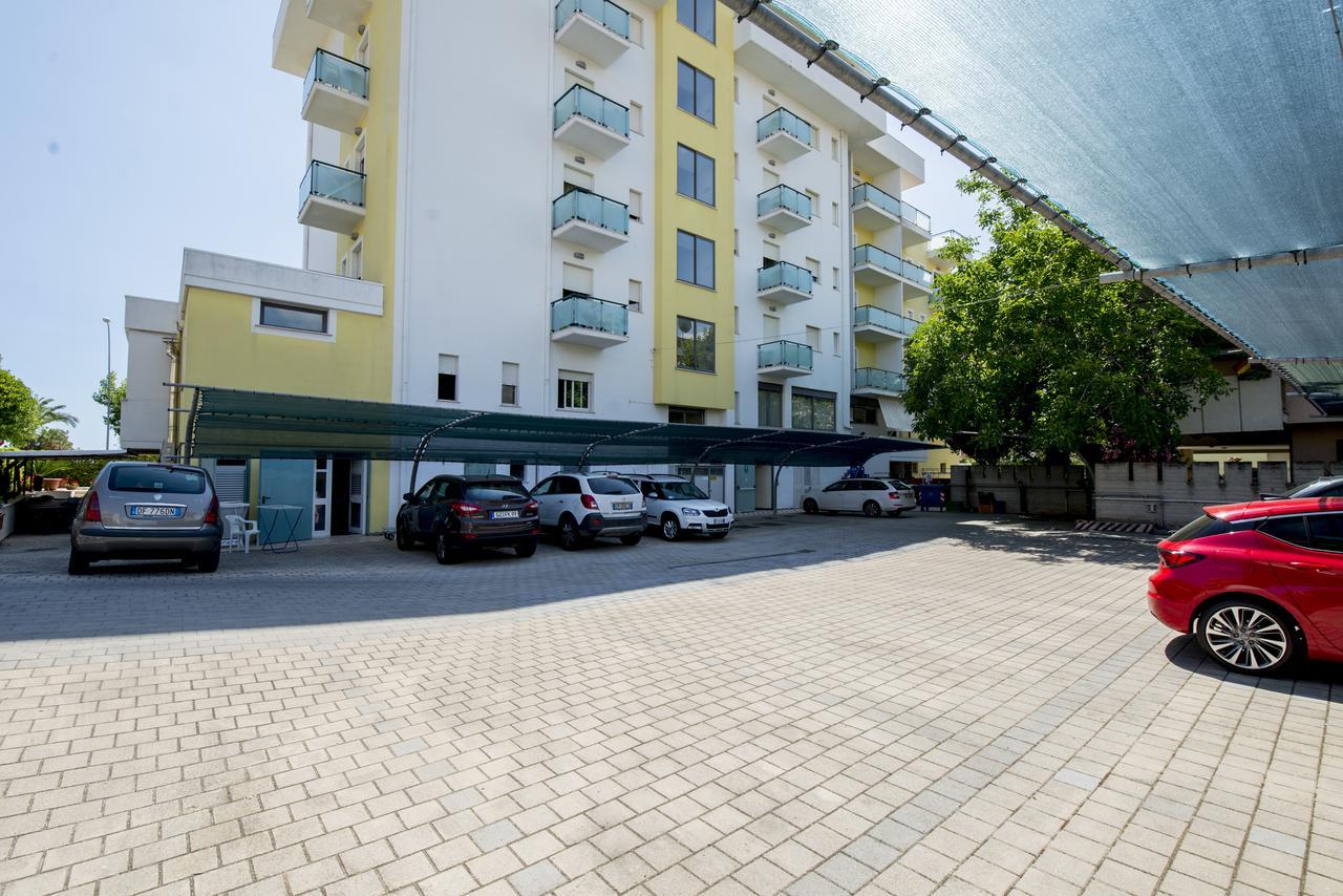 Hotel Atlas Alba Adriatica Dış mekan fotoğraf